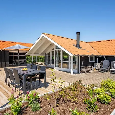 4 Bedroom Stunning In Hejls