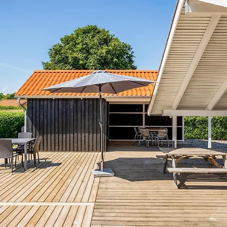 4 Bedroom Stunning In * Hejls